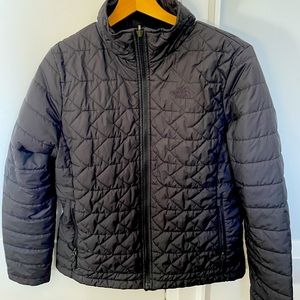 North Face ladies black quilted puffer size L